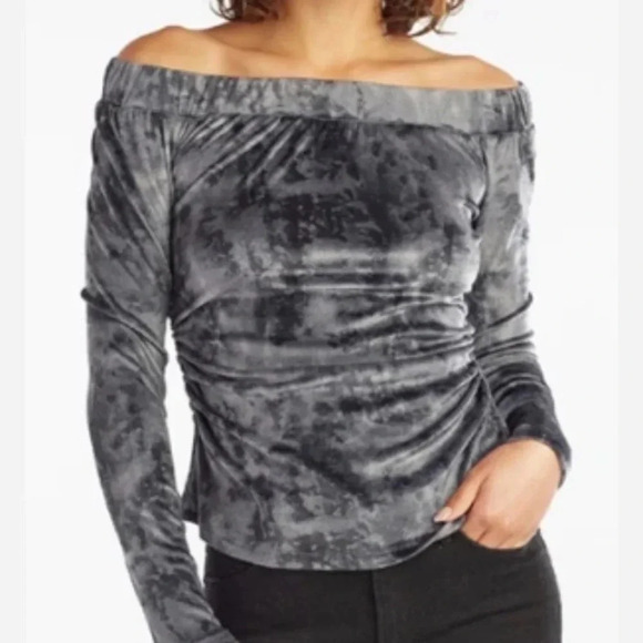 NWT Red Haute Off the Shoulder Top - Picture 2 of 10